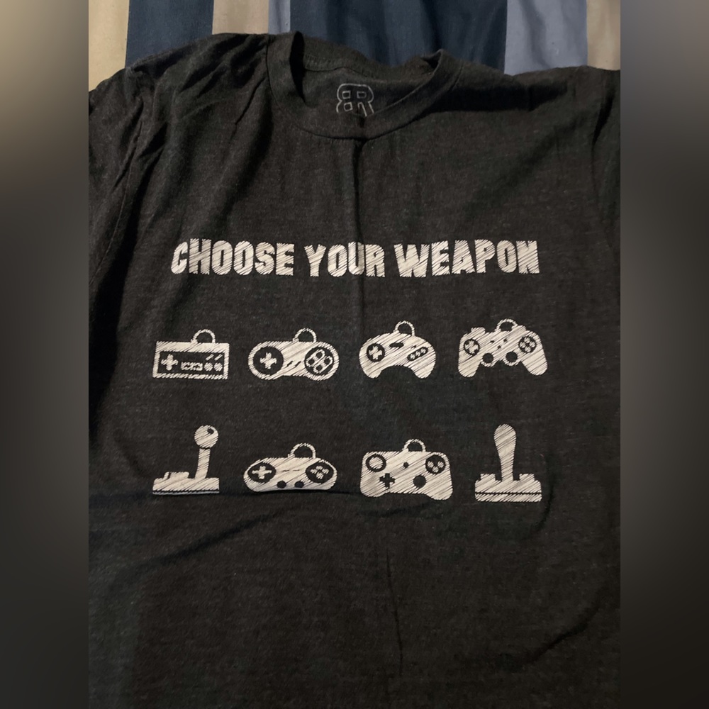 Gaming t-shirt chose your weapon